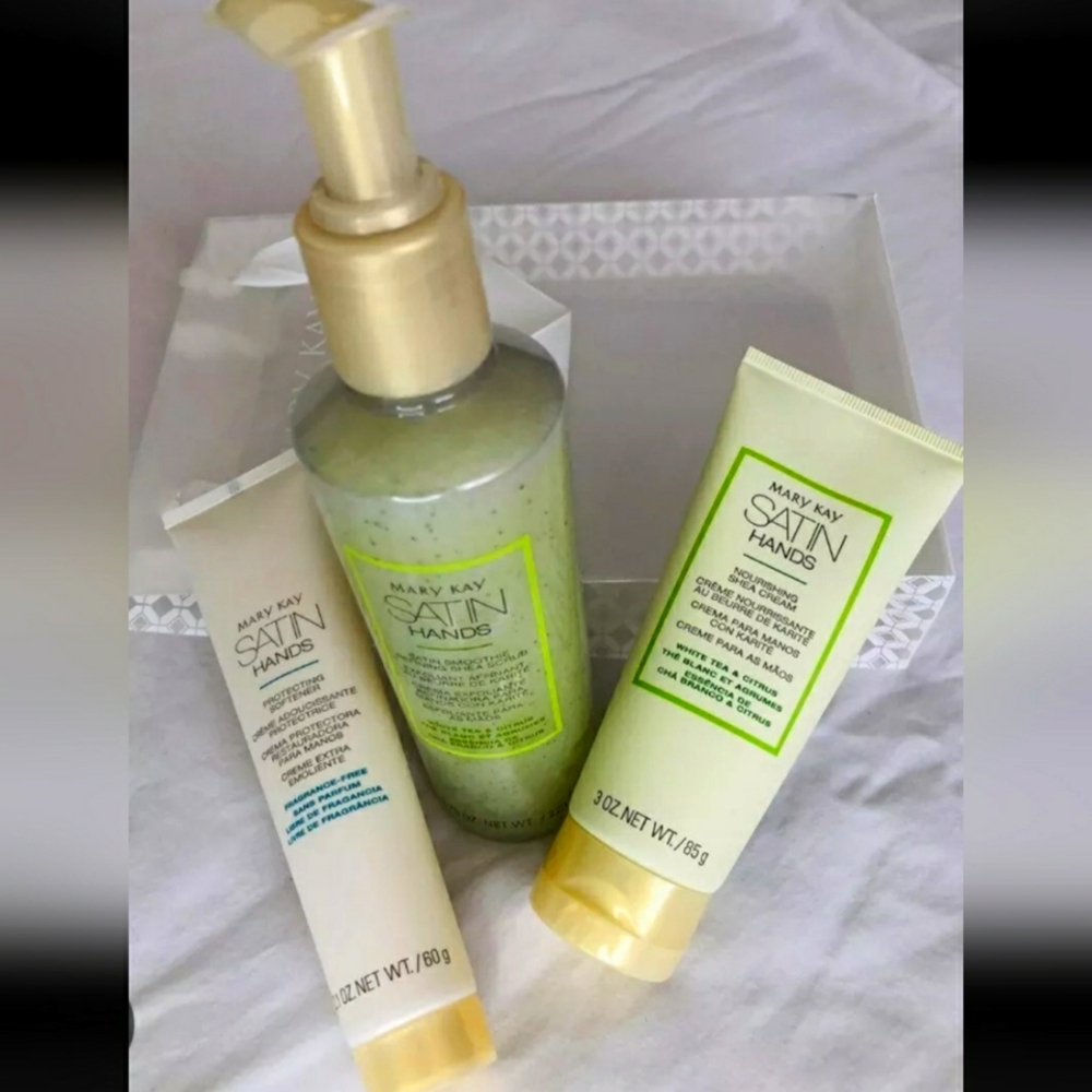 Mary Kay Satin Hands Pampering Set